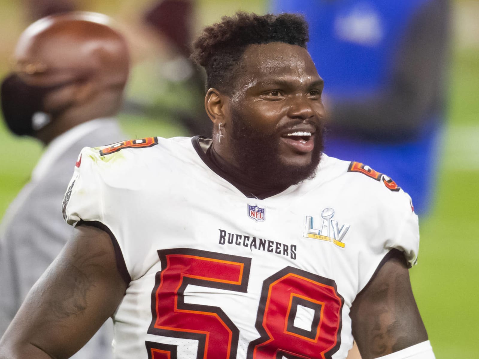 NFL free agency: All eyes on Shaq Barrett after David, Godwin deals