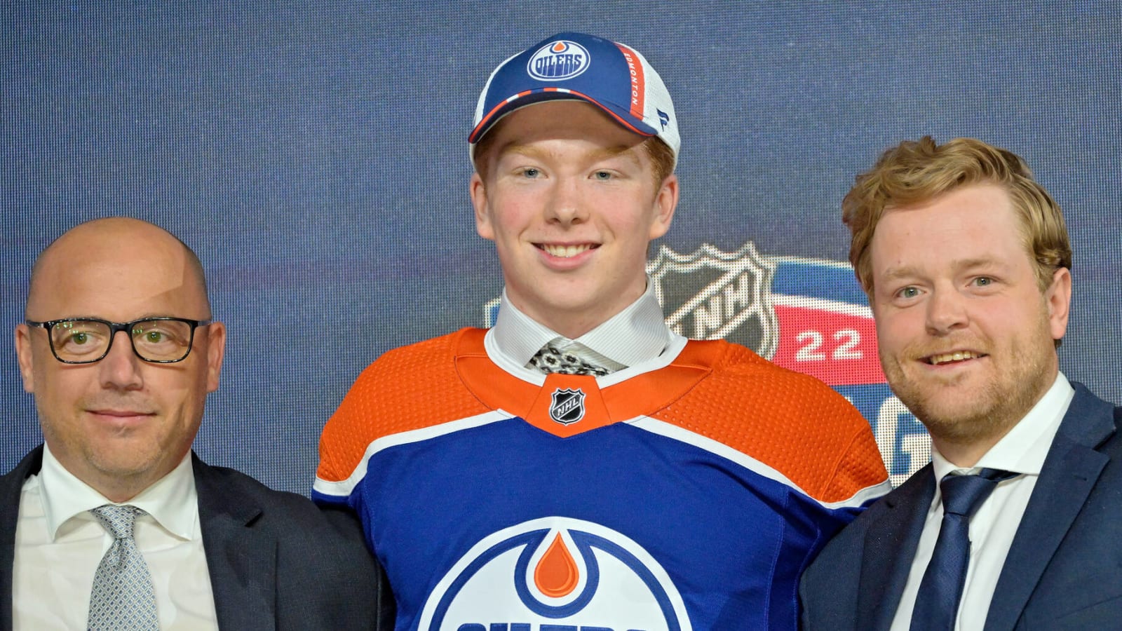 Oilers sign first-round pick Reid Schaefer to entry-level deal