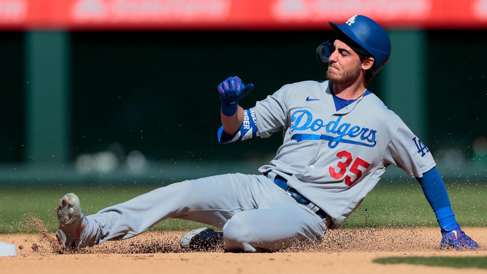 Cody Bellinger loses HR due to odd baserunning quirk