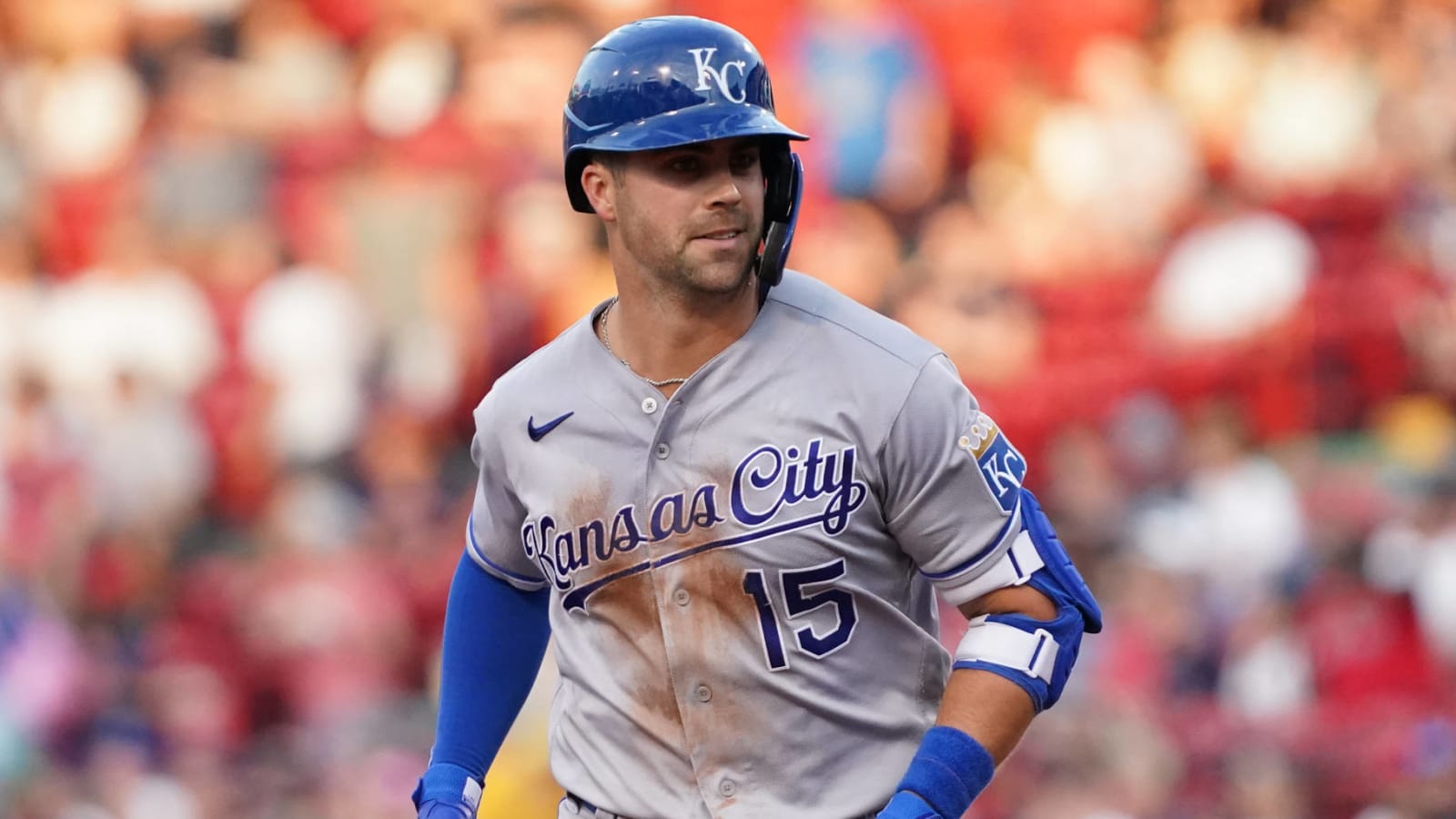 Blue Jays acquire Whit Merrifield from Royals at MLB trade deadline