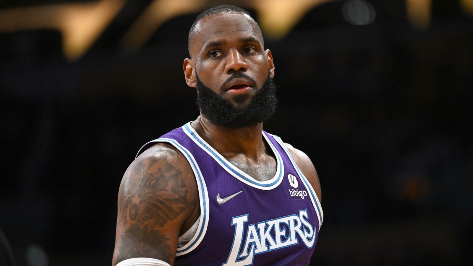 LeBron still confident despite Lakers' struggles, injuries