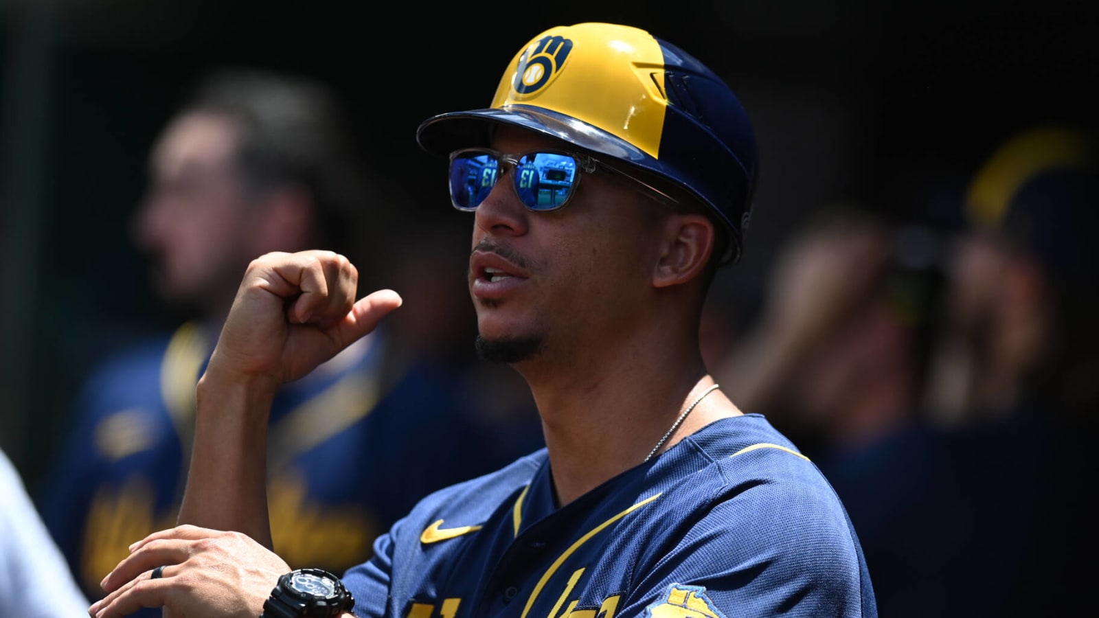 Brewers first base coach goes viral for awesome shoes