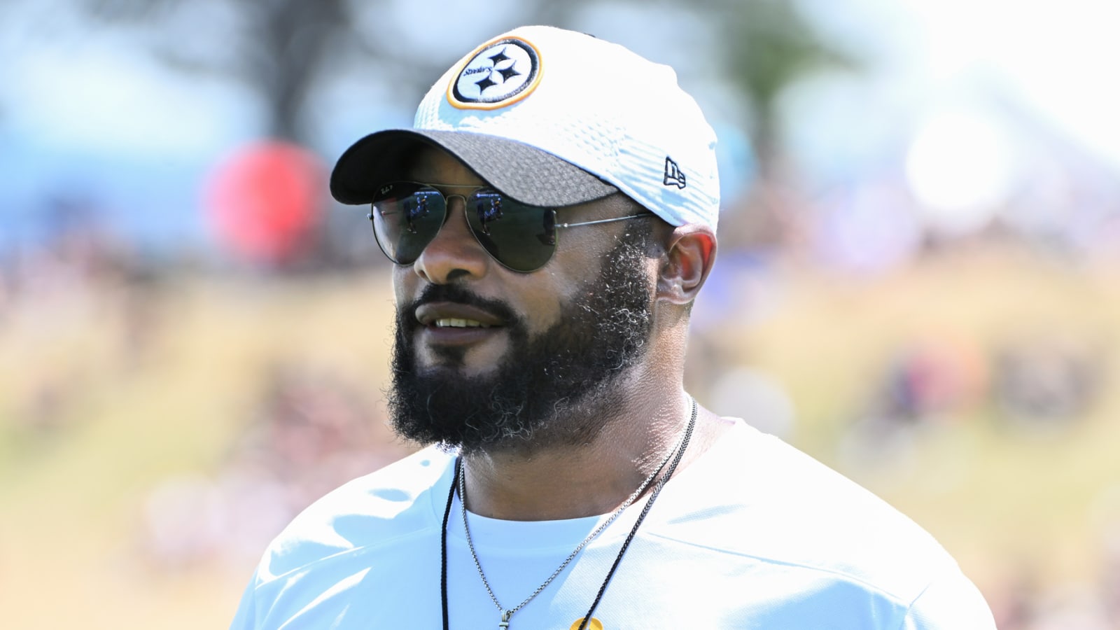 Steelers legend reveals which QB he wants Mike Tomlin to start Yardbarker