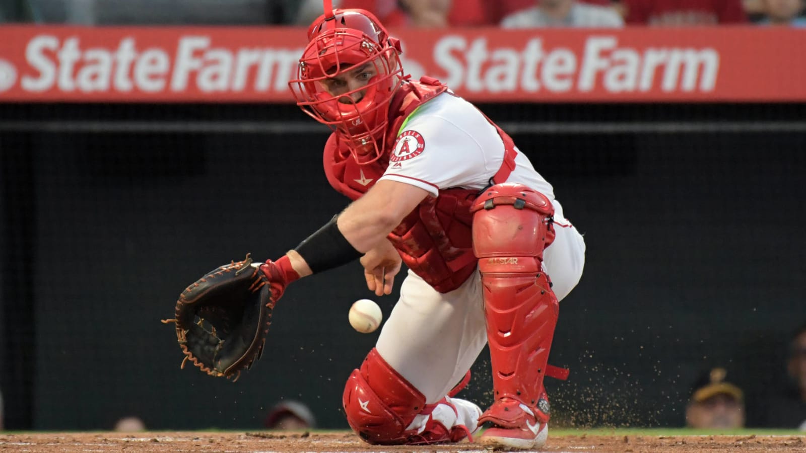 Angels avoid arbitration with catcher Max Stassi, settle at $800K