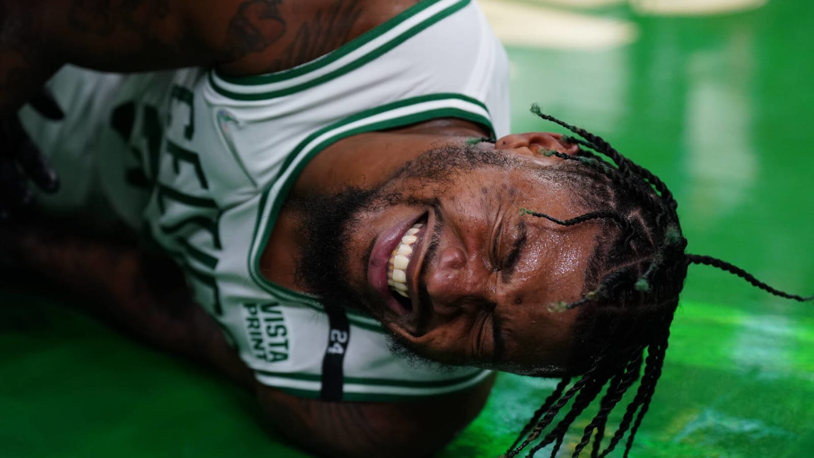 Marcus Smart gets big cheer after returning from ankle injury