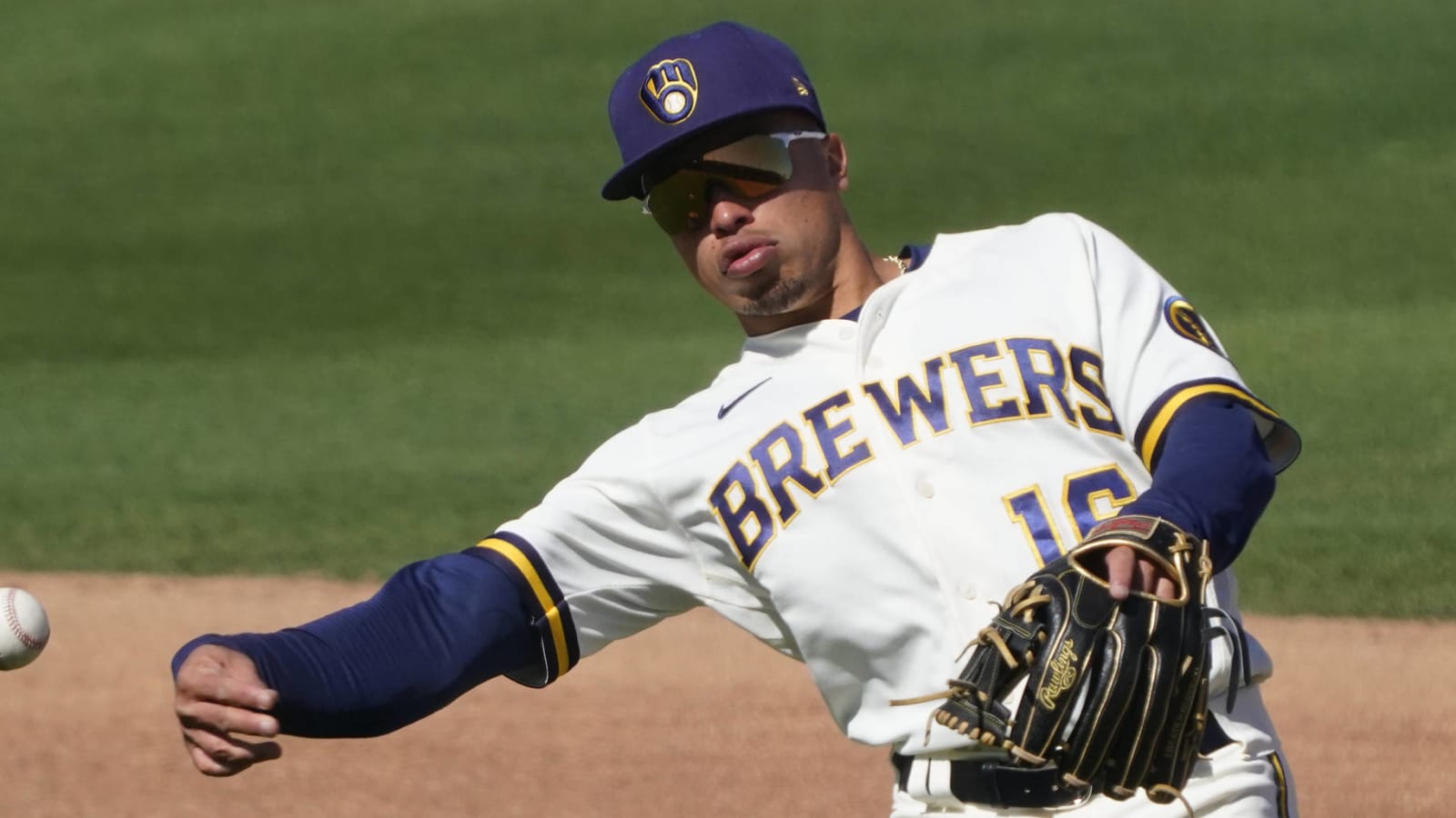 Brewers to reinstate Kolten Wong from IL