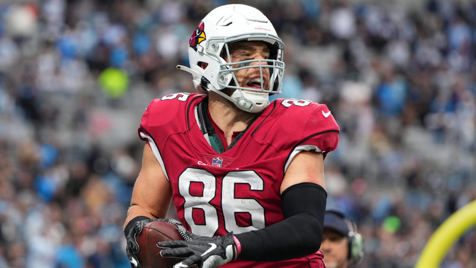 Cardinals' Zach Ertz done for the season with knee injury