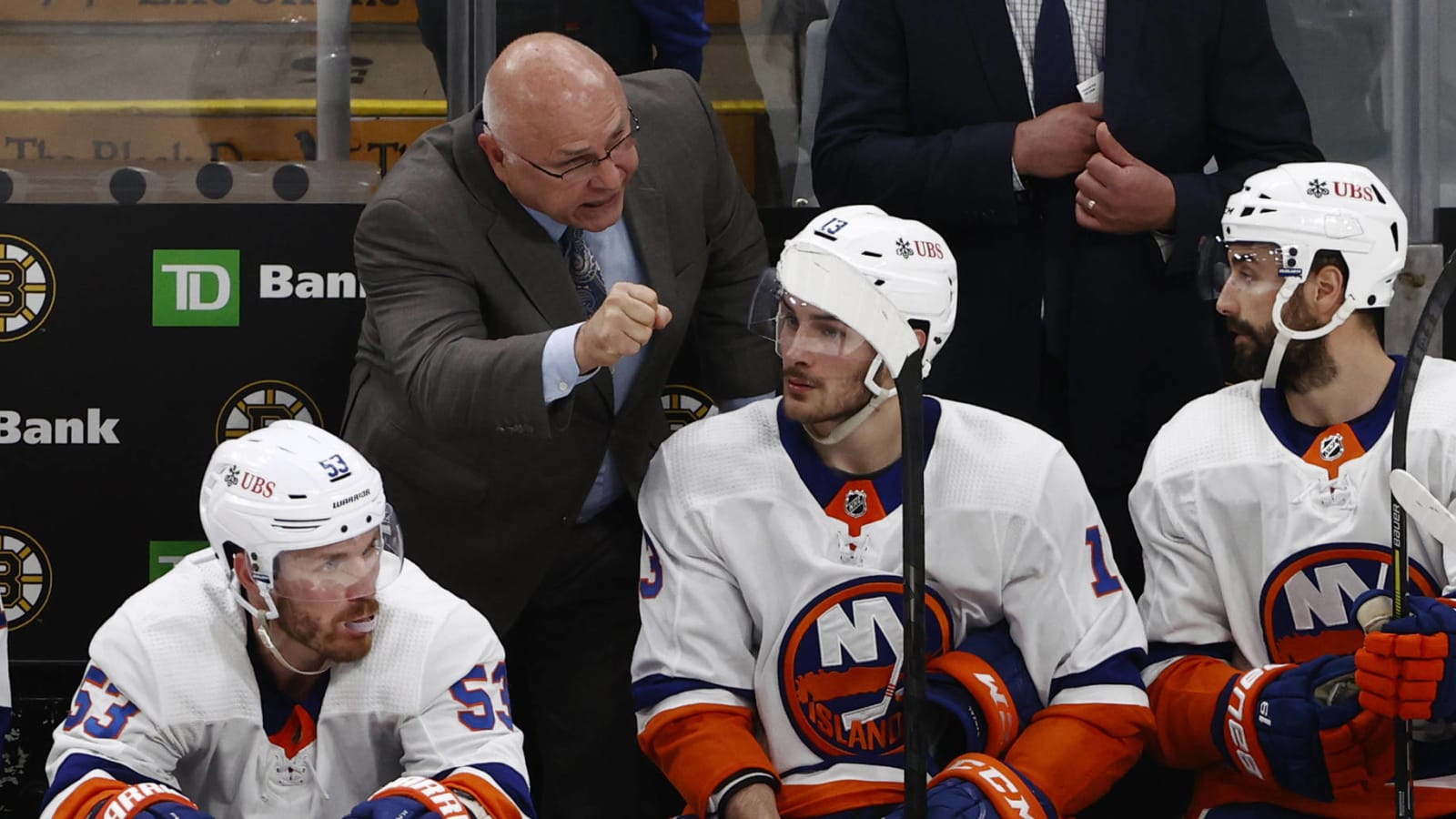 Islanders' Trotz talks missed too-many-men call on Lightning goal