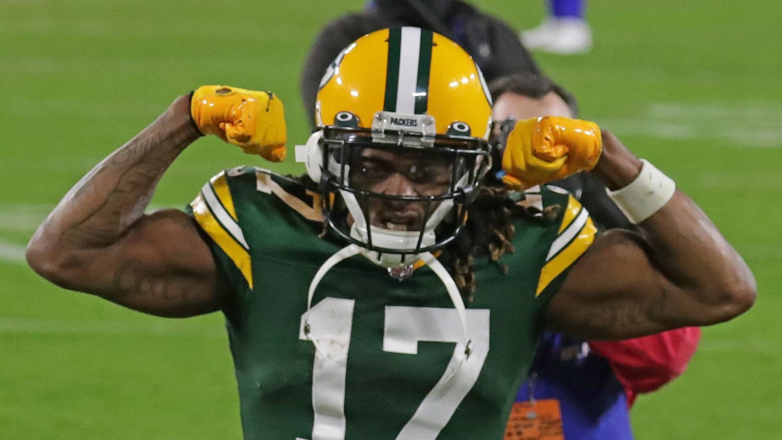 Davante Adams says he'll report to camp even without new deal