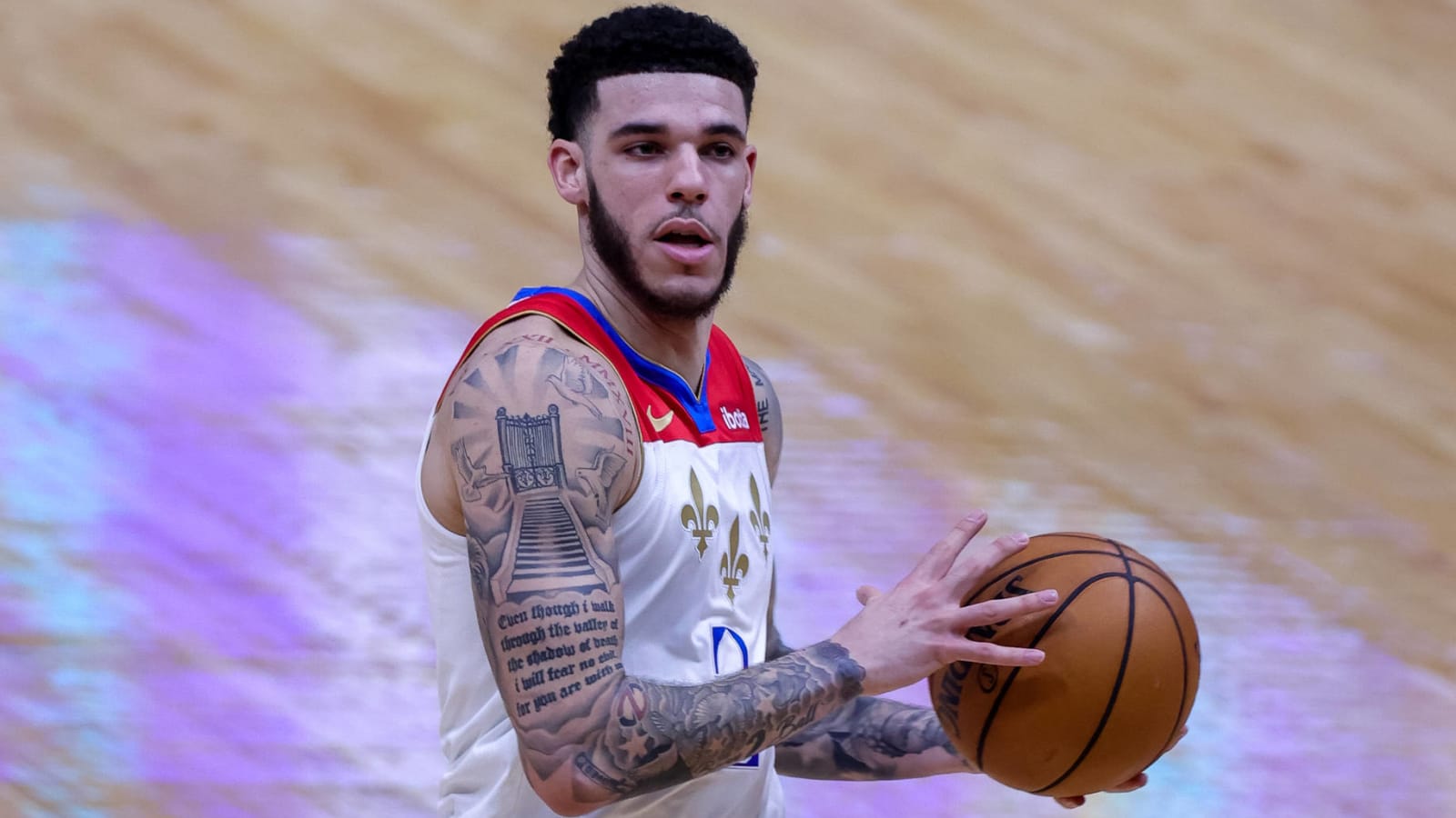 Lonzo Ball Arrives to 1st NBA Game Wearing Dodgers Jersey 