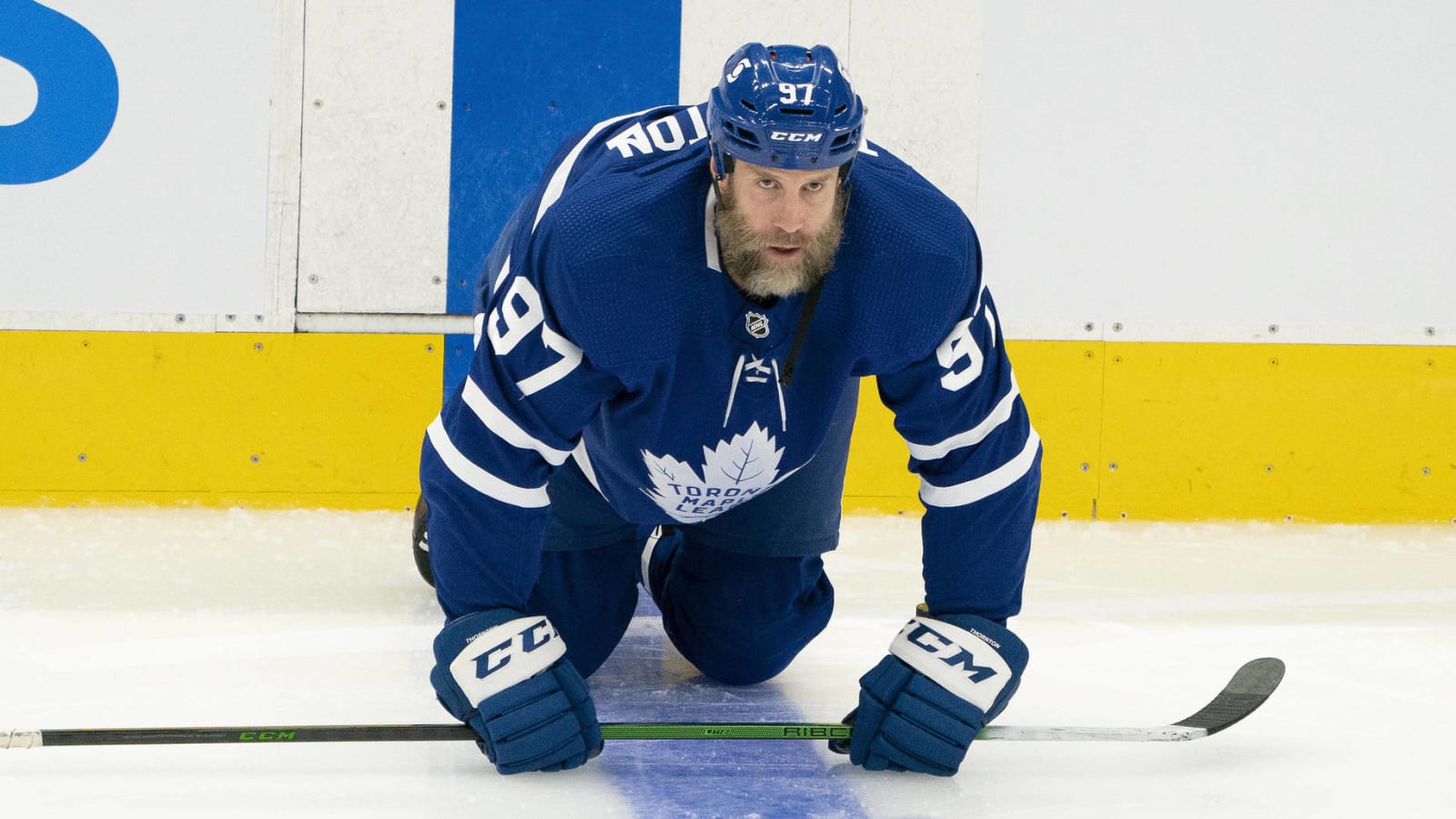 Maple Leafs' Joe Thornton to miss one month with rib injury