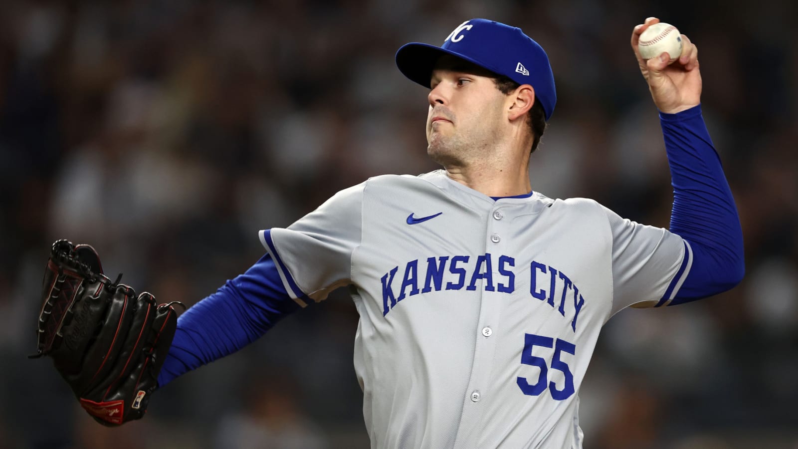 All-Star pitcher gets unconventional extension from Royals
