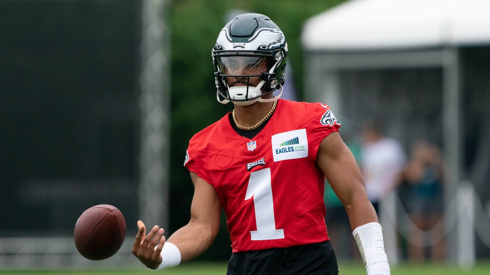 Robert Griffin III: Eagles QB Jalen Hurts will show 'extreme growth' as a passer this season