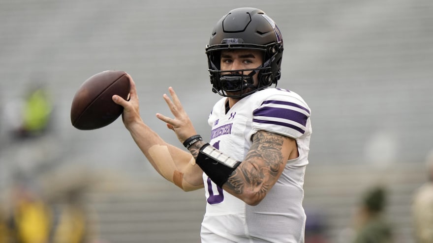 Hawkeyes bring in quarterback depth through transfer portal