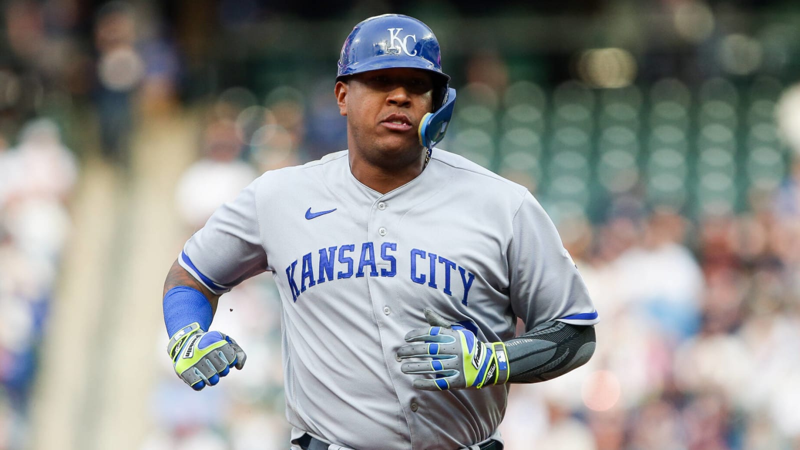 KC Royals catcher Salvador Perez placed on injured list