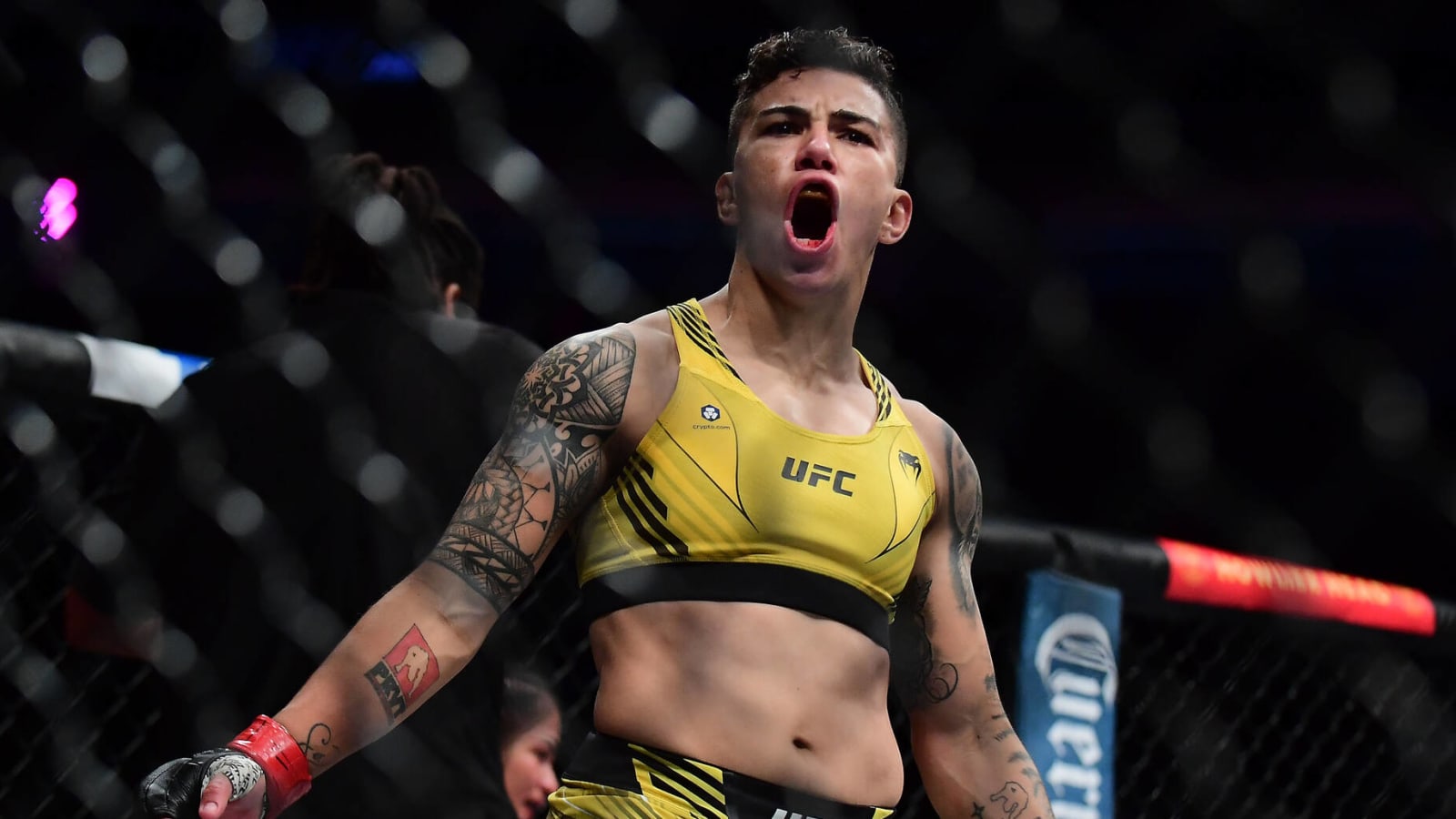 Jessica Andrade submits Amanda Lemos, ties Amanda Nunes for most wins