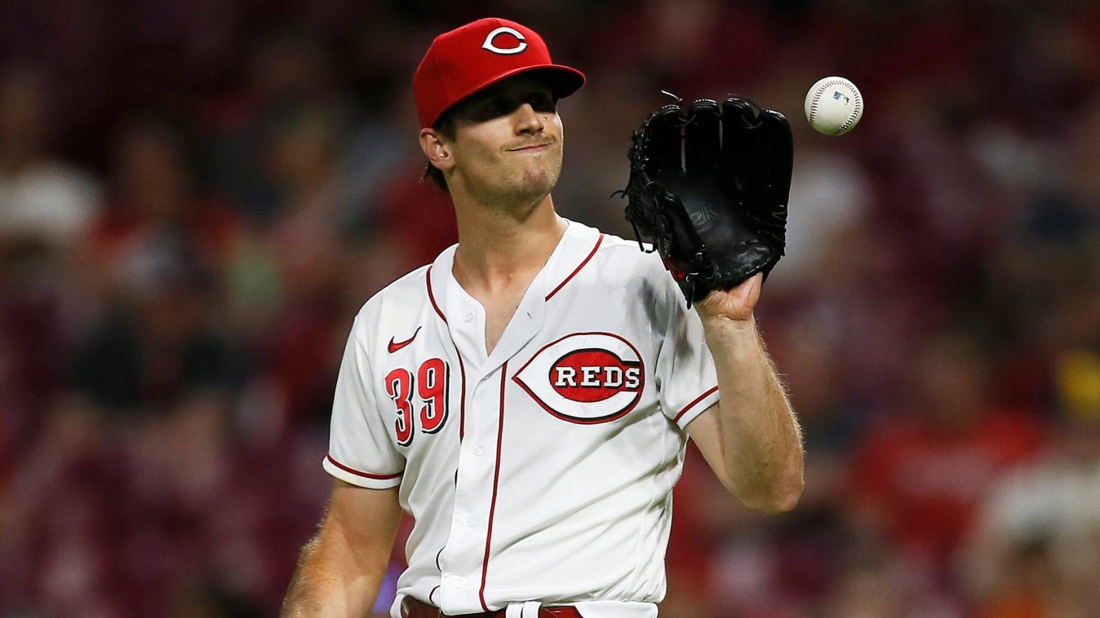 Reds place RHP Lucas Sims on IL with back spasms