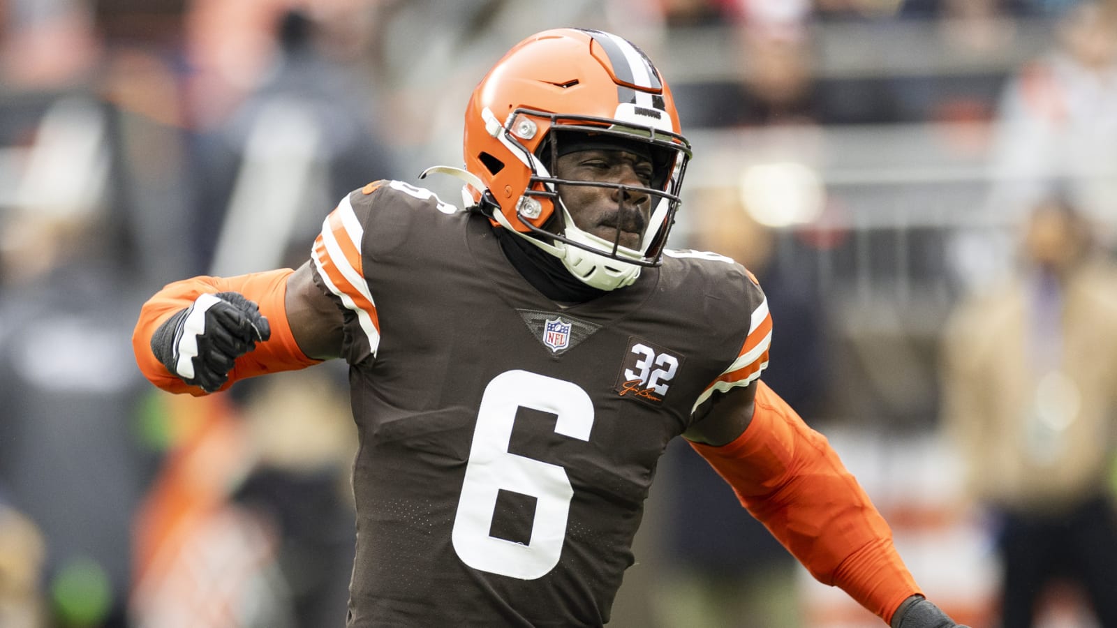 Browns mask rookie's controversial return to practice with LB's extension