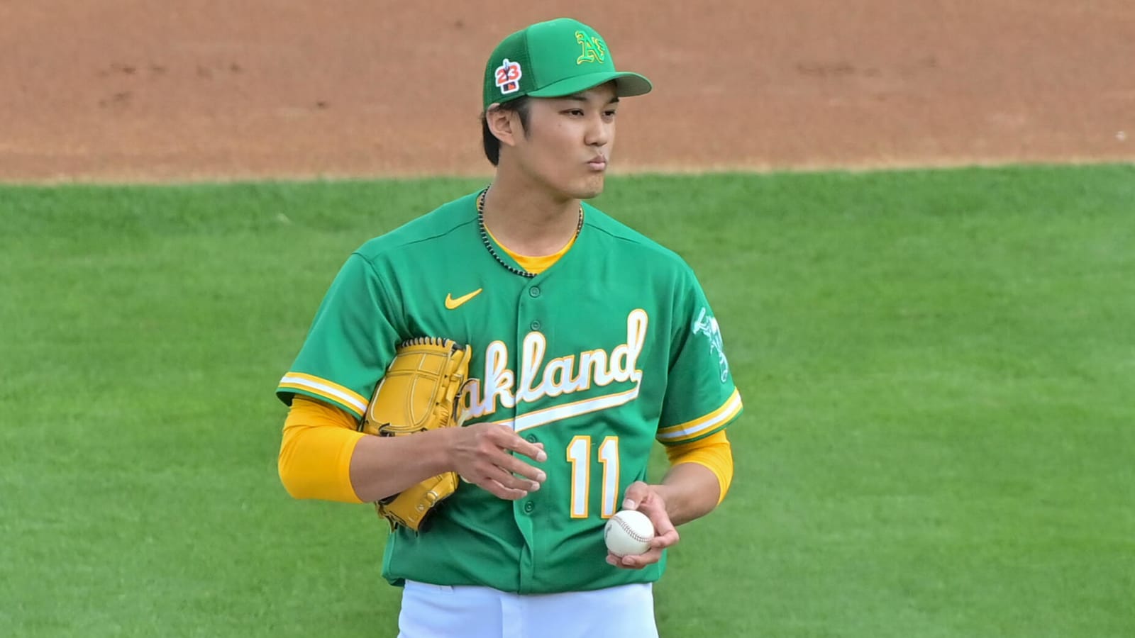 A's could turn to six-man rotation to aid Fujinami