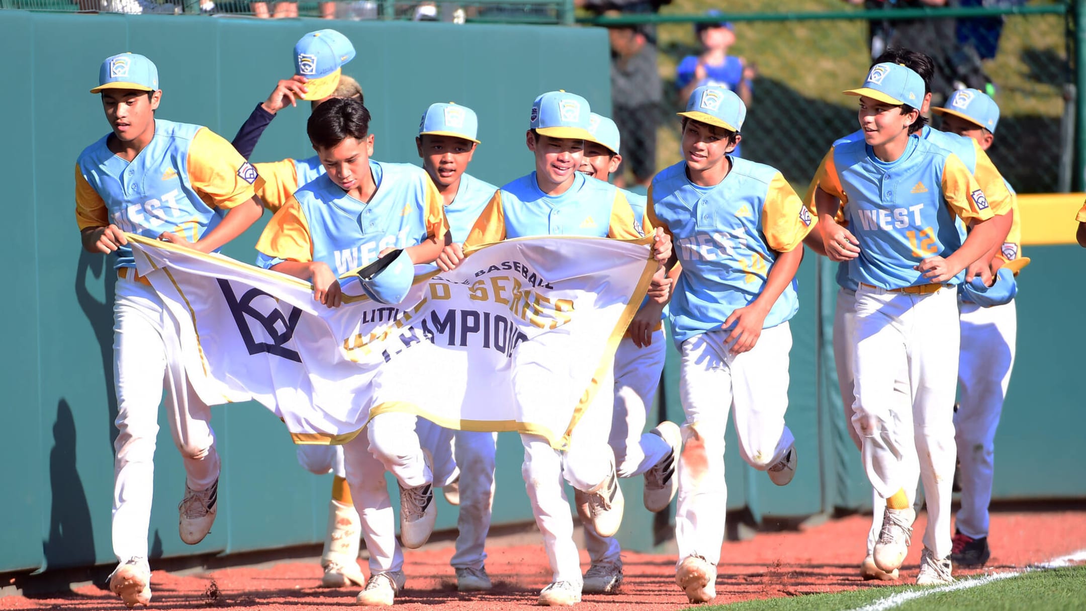 Hawaii wins Little League title, beating Curacao 13-3 