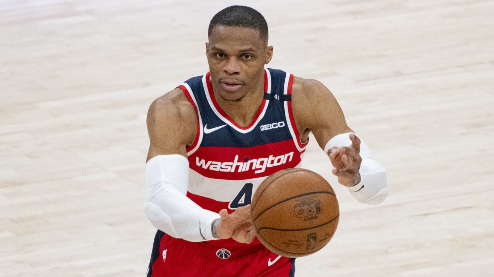 Lakers reportedly closing in on Russell Westbrook trade