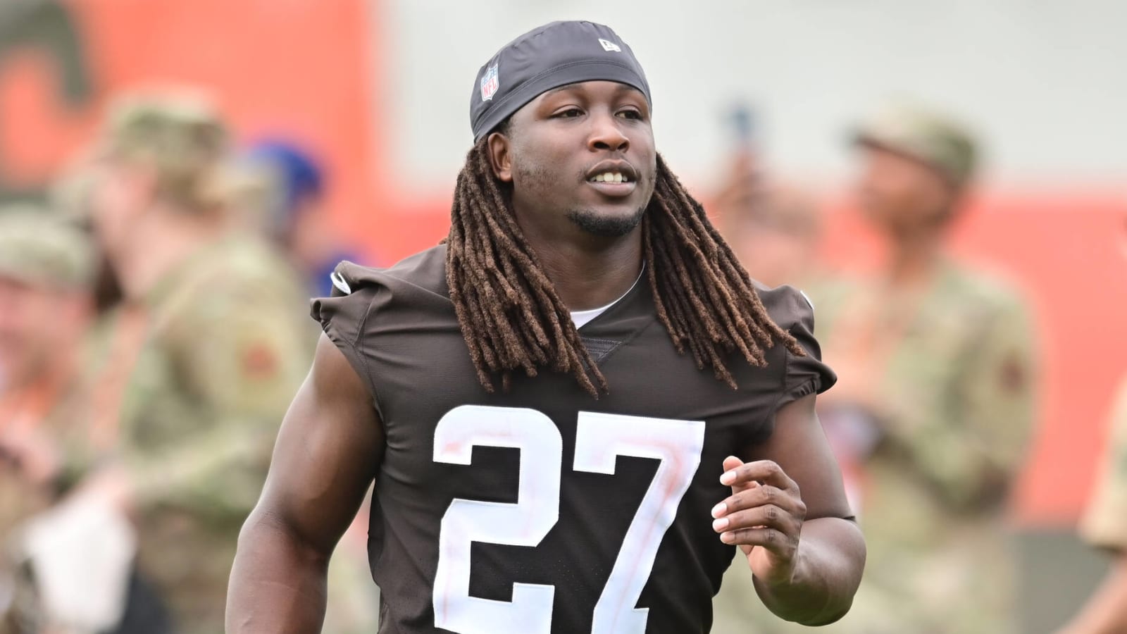 Kareem Hunt staging 'partial hold-in' to try to get new deal