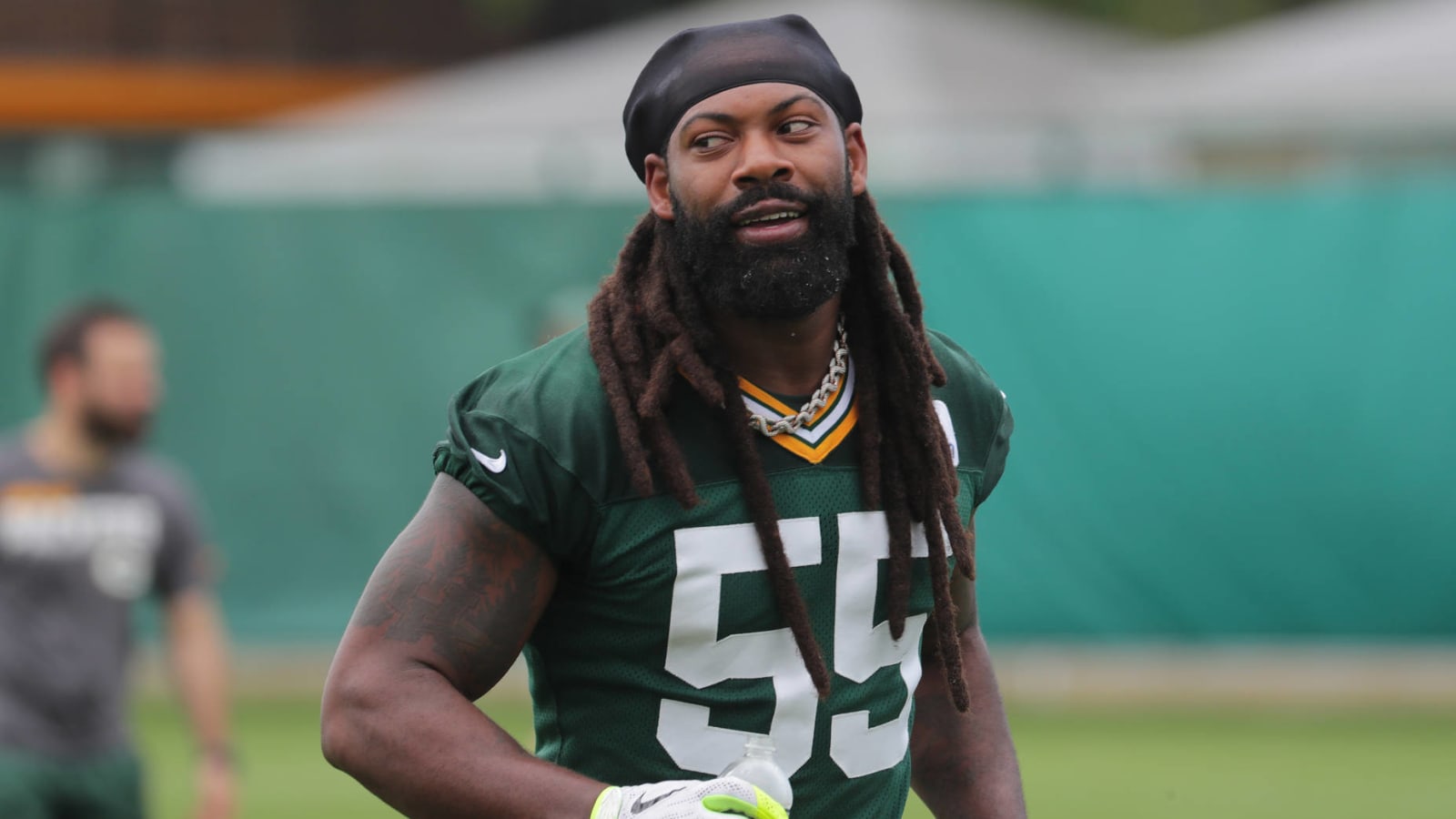 Za'Darius Smith tweets he needs realtor in Green Bay