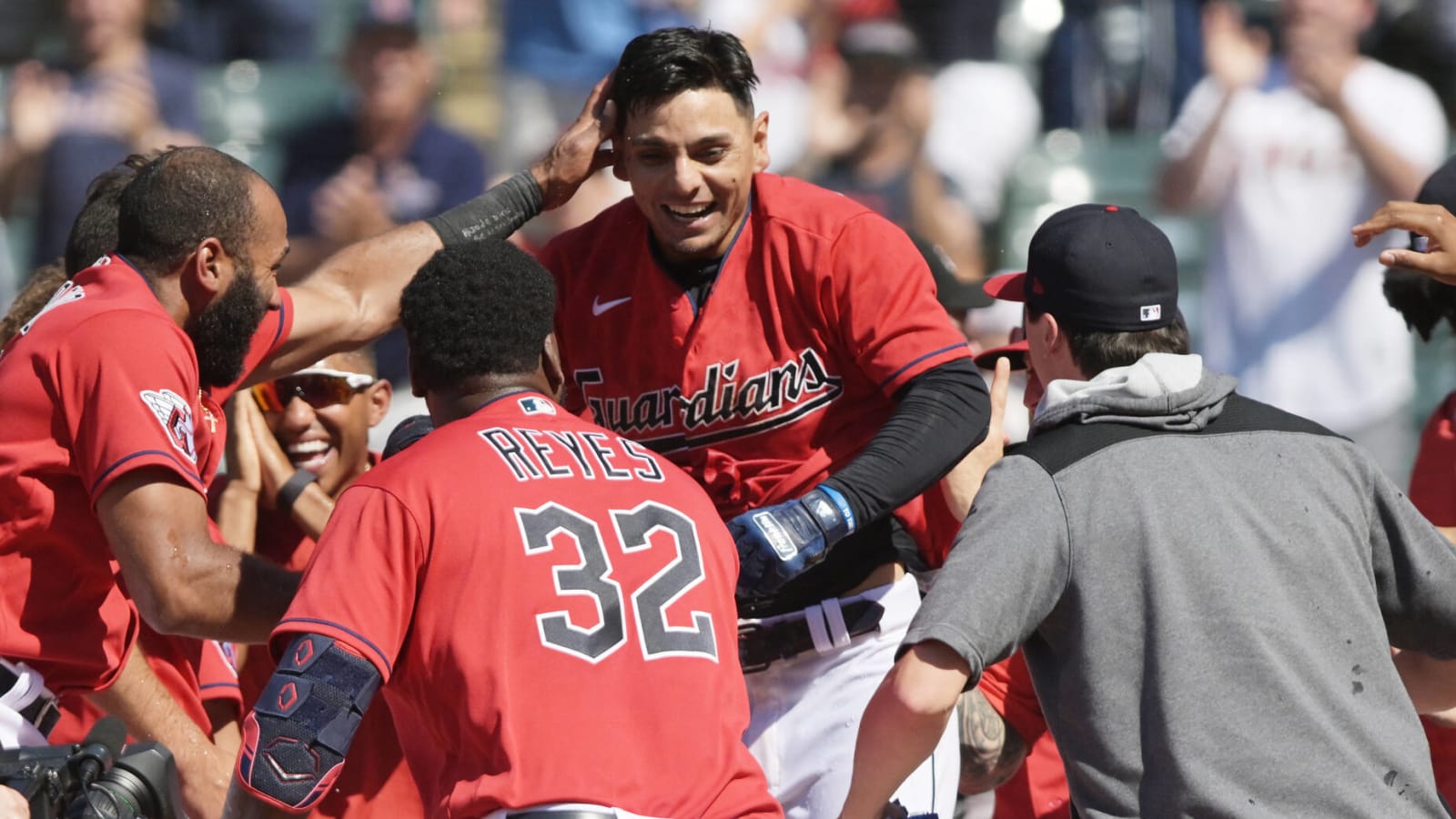 Andres Gimenez had funny gesture after walk-off HR