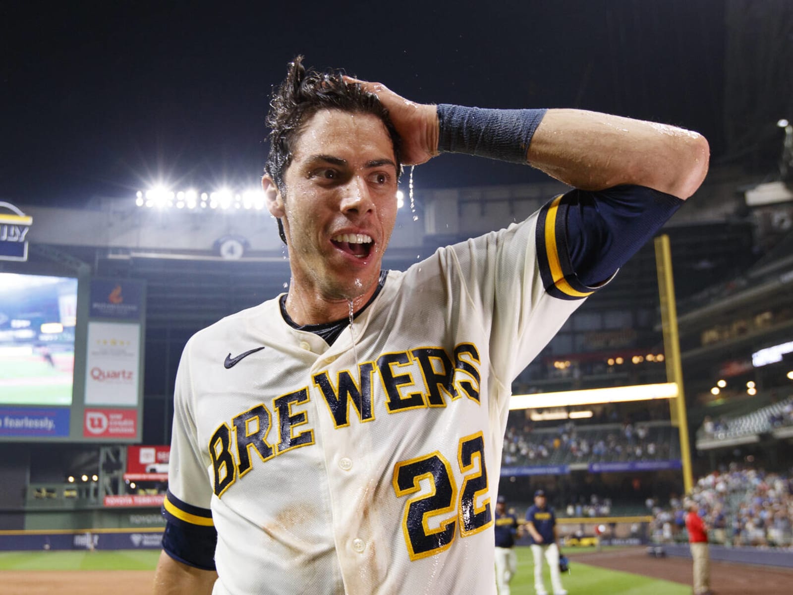 Milwaukee Brewers/Christian Yelich Wallpaper  Christian yelich, Milwaukee  brewers baseball, Milwaukee baseball