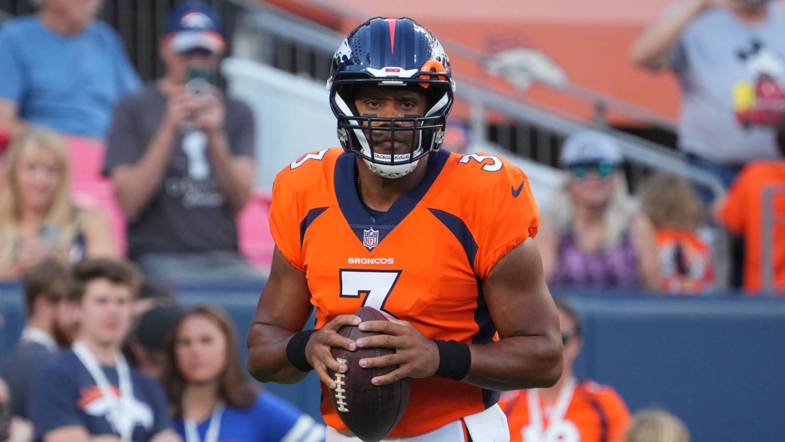 Broncos HC: Russell Wilson 'looks awesome'