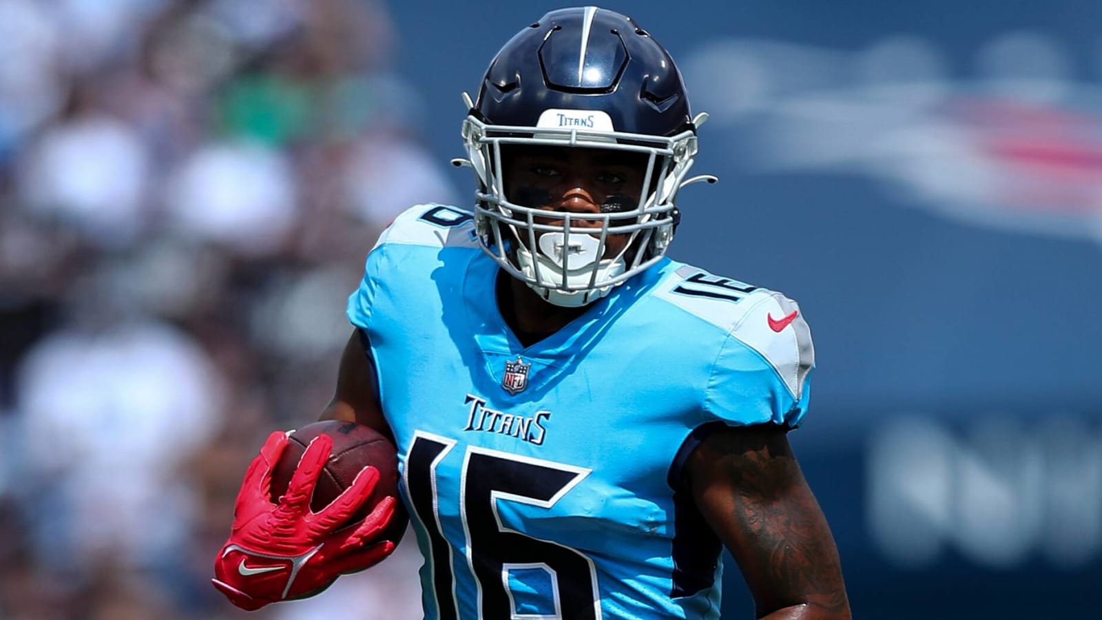 Treylon Burks carted off of Titans practice field with injury Yardbarker