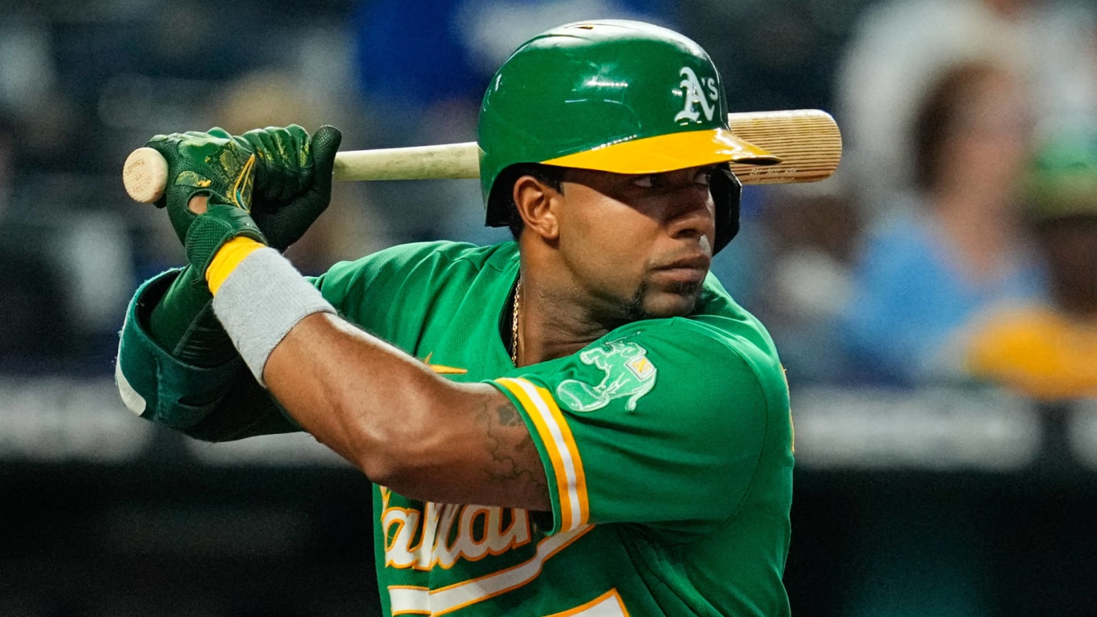 Athletics SS Elvis Andrus undergoes leg surgery