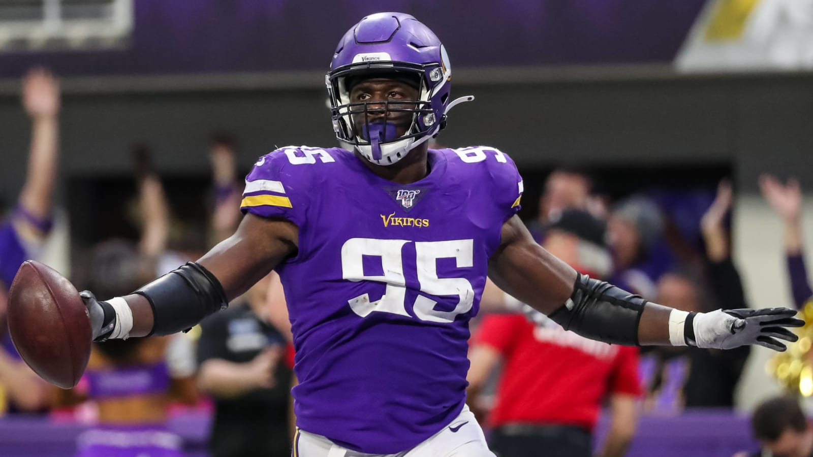 Giants sign DL Ifeadi Odenigbo to one-year deal