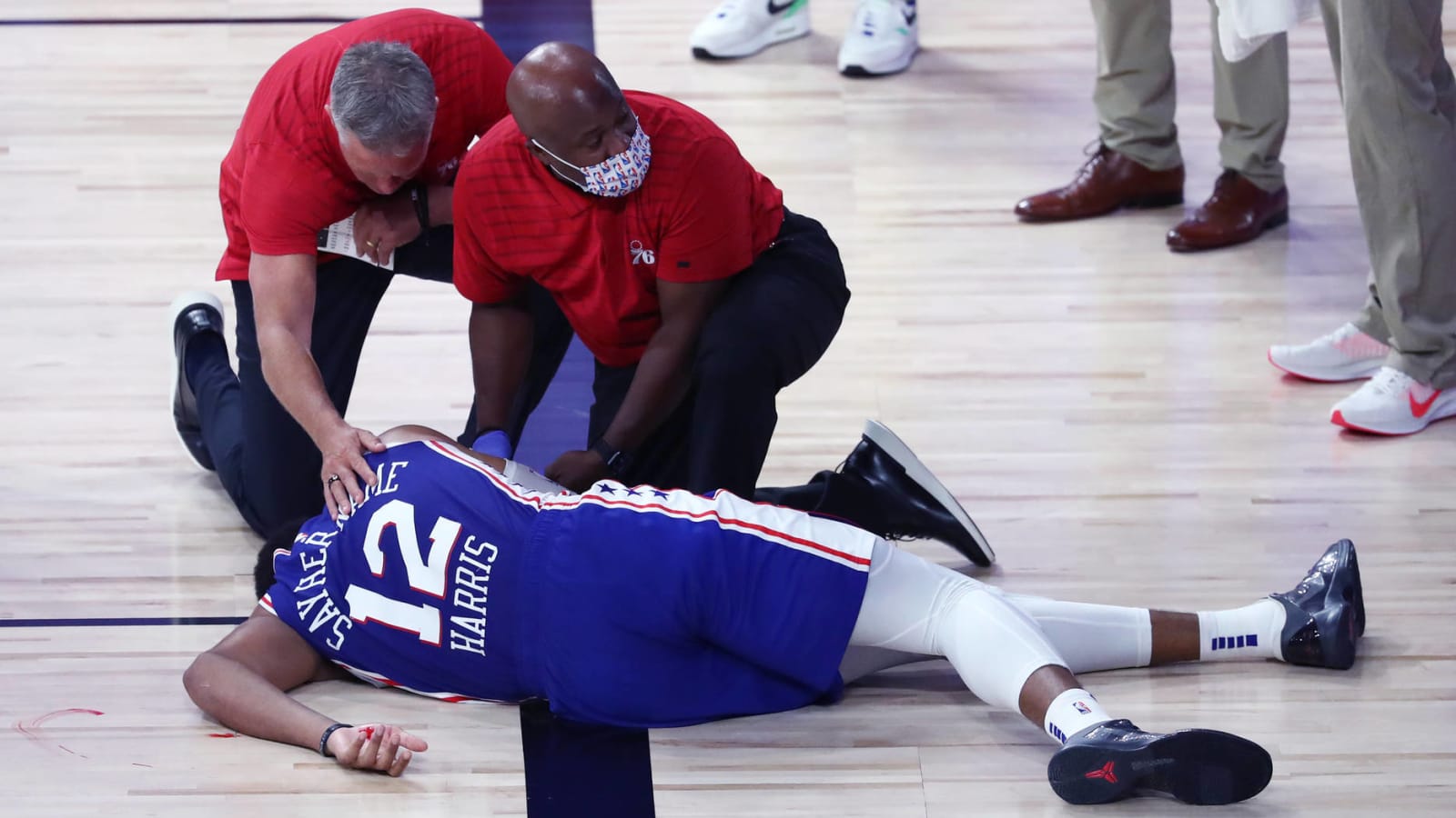 Tobias Harris leaves game following scary head injury