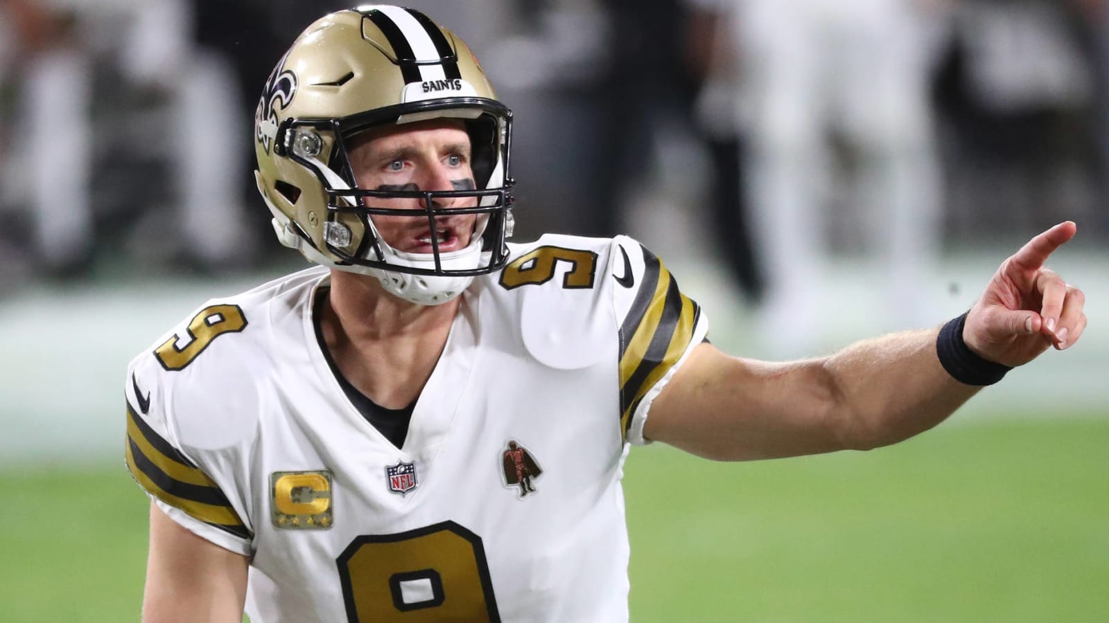 Brees has multiple rib fractures, collapsed lung