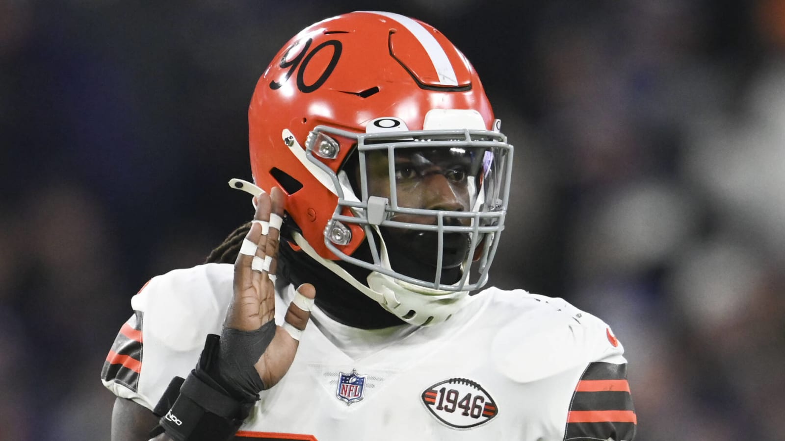 Browns could still re-sign Jadeveon Clowney, Jarvis Landry