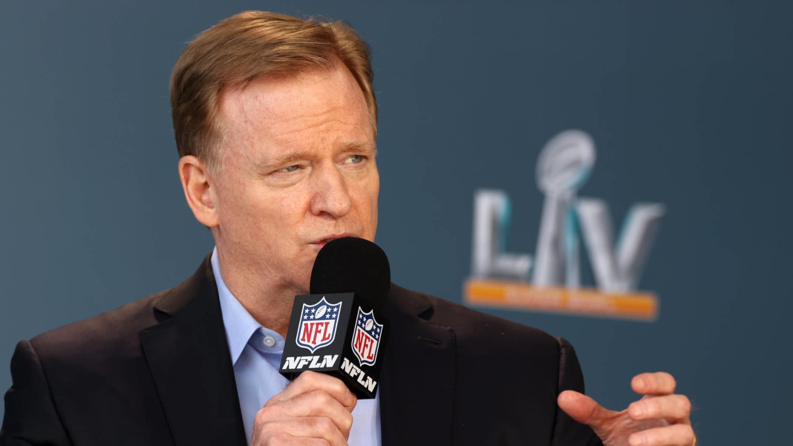 Roger Goodell offers NFL stadiums as vaccination sites 