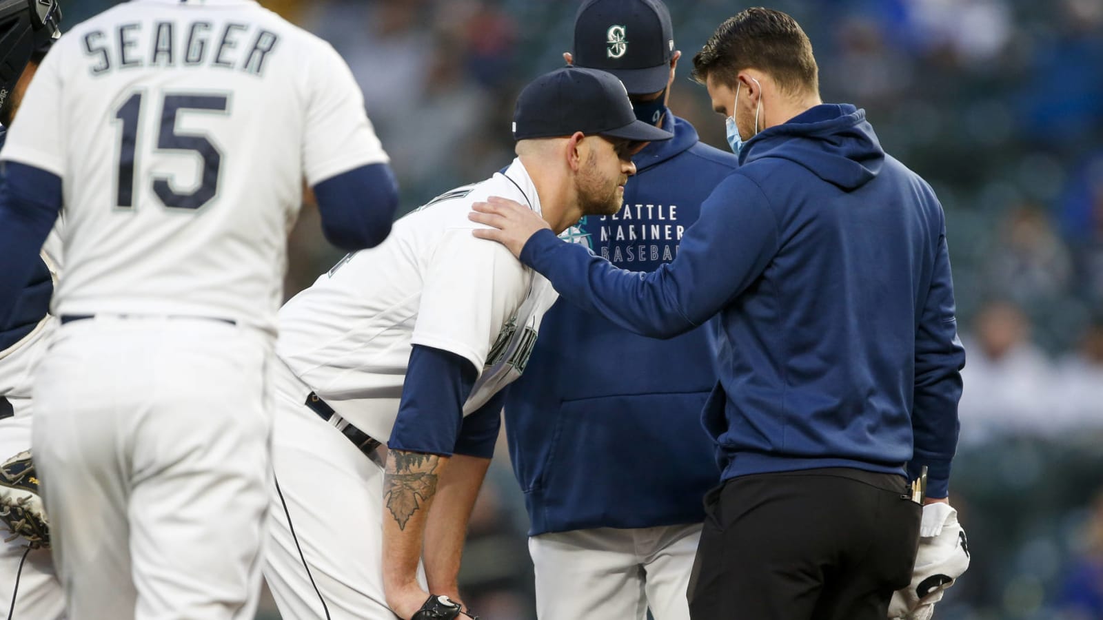 Paxton couldn't finish first Mariners start due to elbow issue