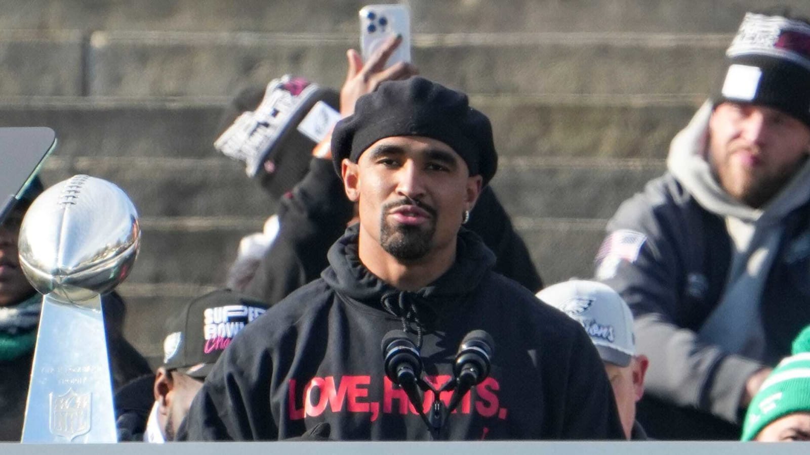 Jalen Hurts doppelgänger goes viral at NFL Combine