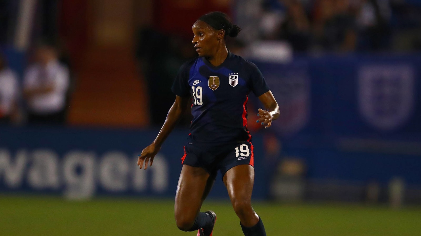 USWNT's Crystal Dunn didn't kneel because she feared losing her job 