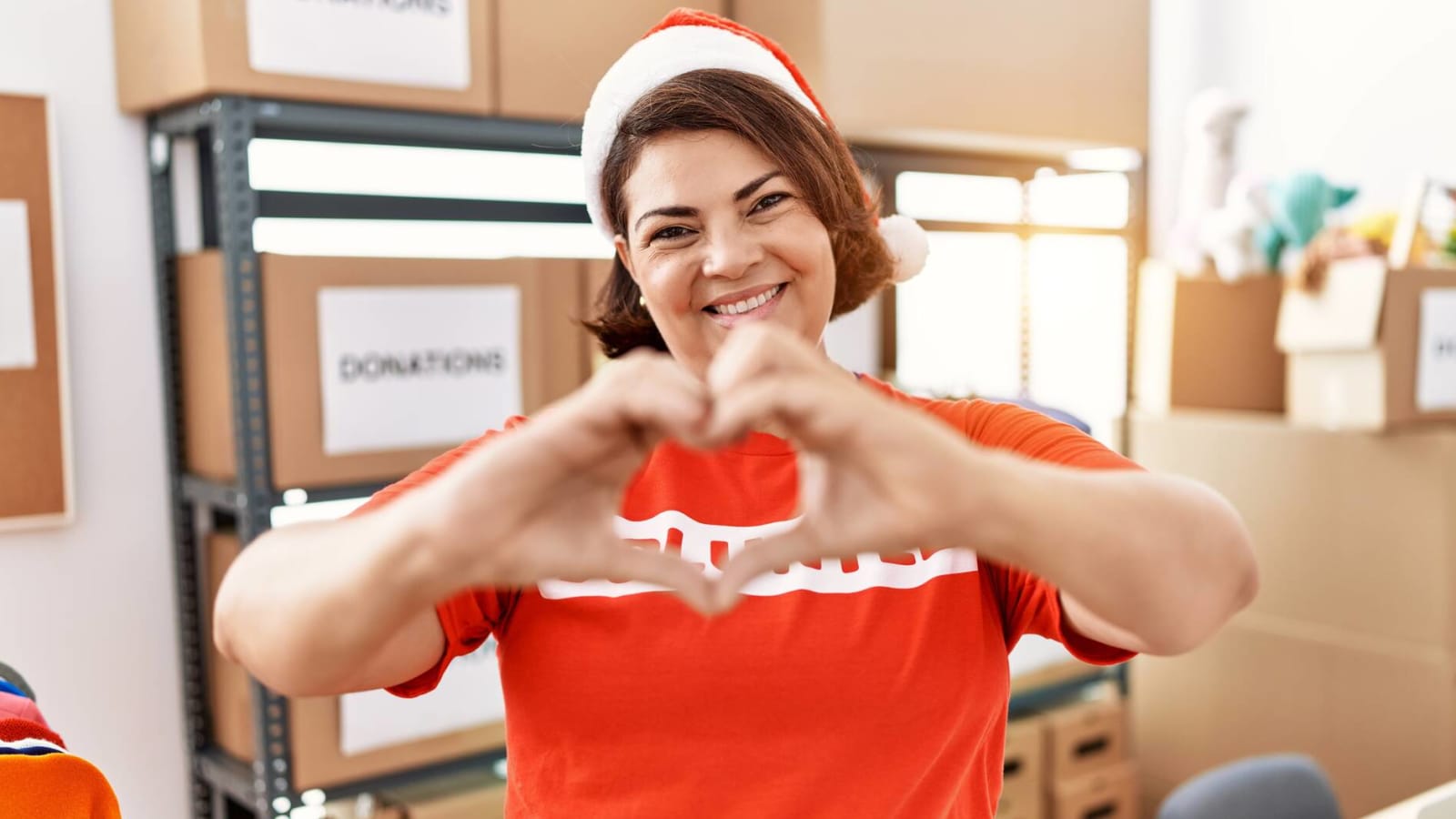 20 ways to volunteer and give back during the holiday season