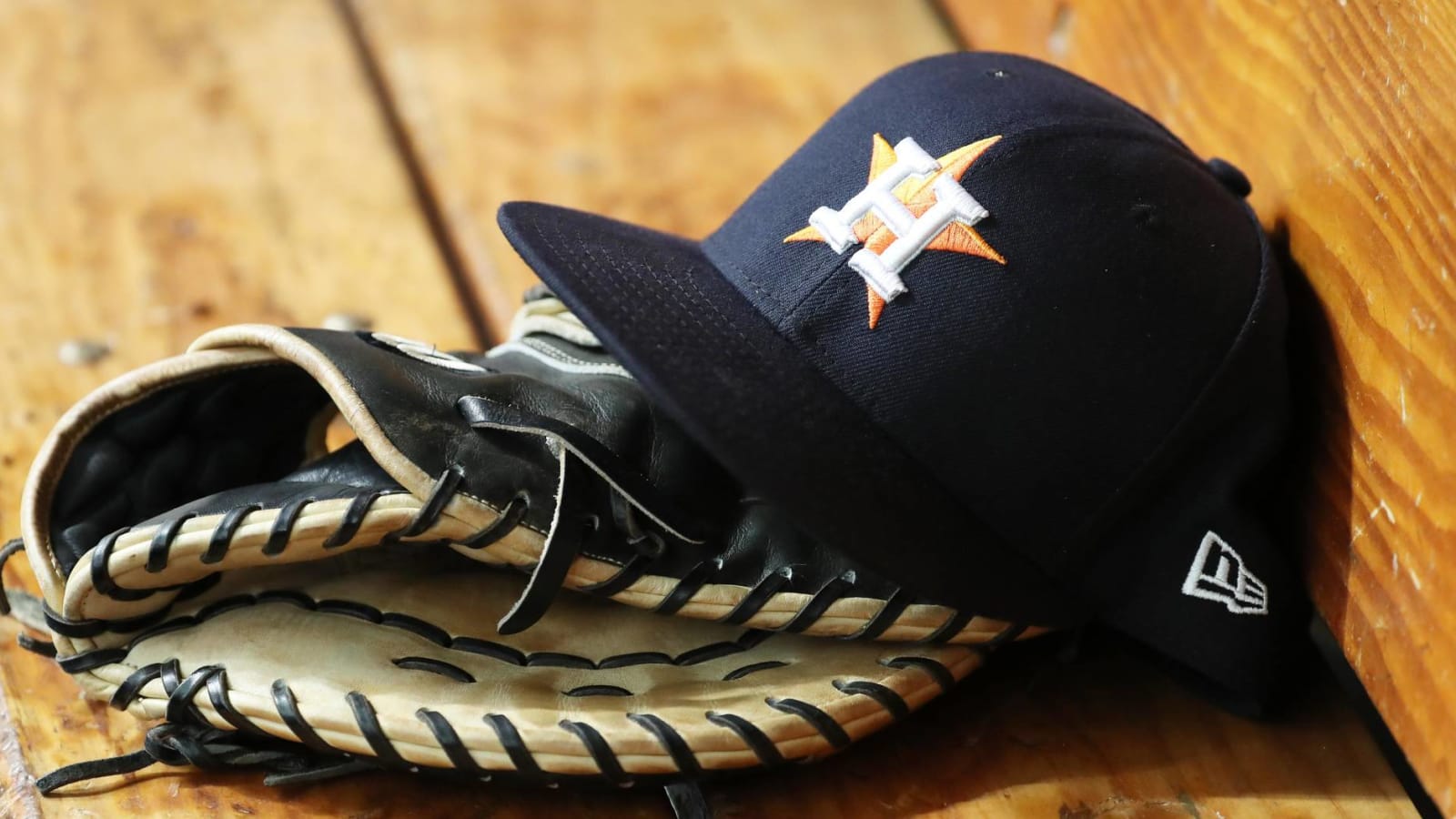 Astros' alleged cheating setup with trash can, monitor revealed