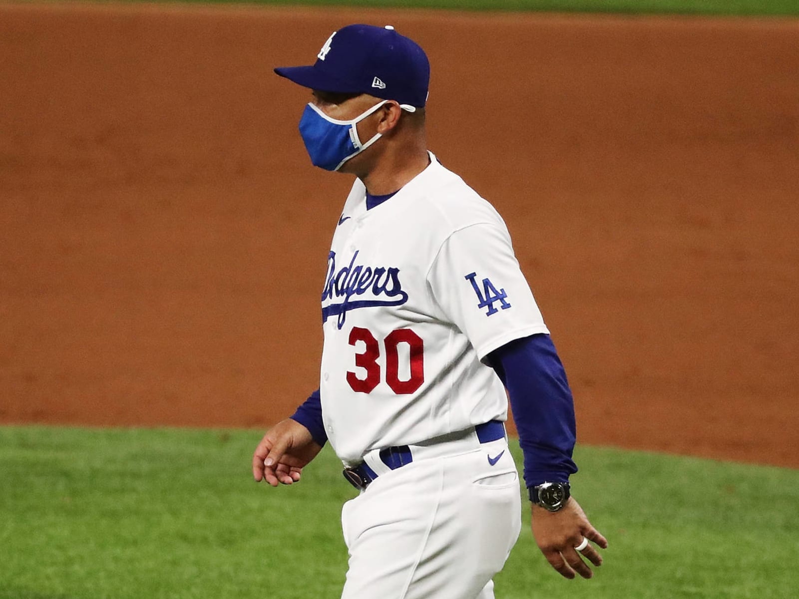 Dodgers: Cody Bellinger robs Fernando Tatis Jr. as Brusdar