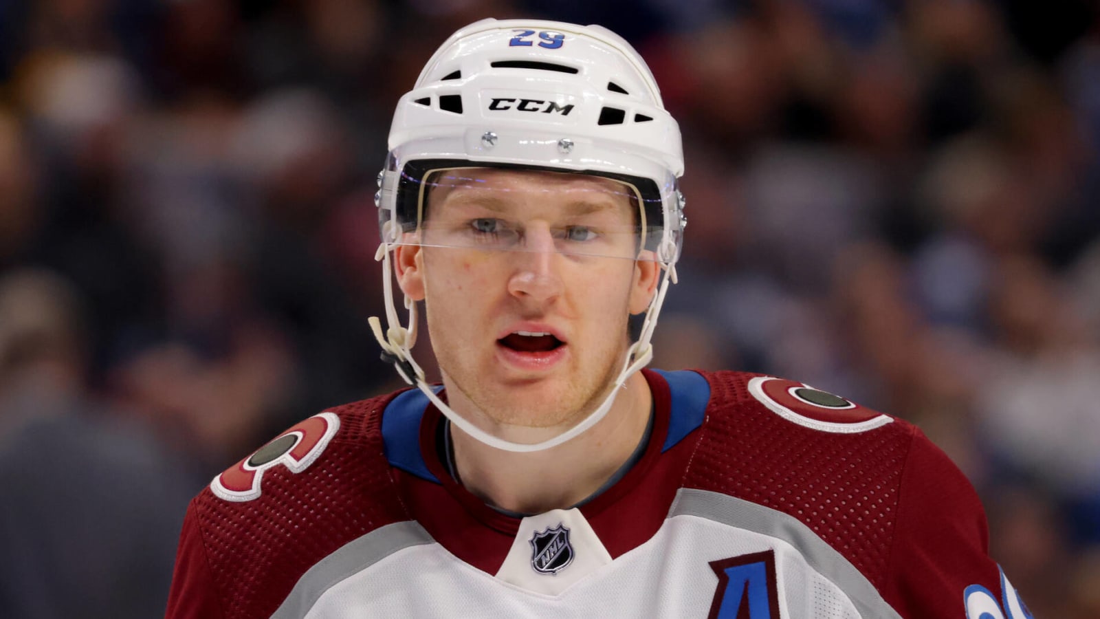 Avs center Nathan MacKinnon expected to miss four weeks