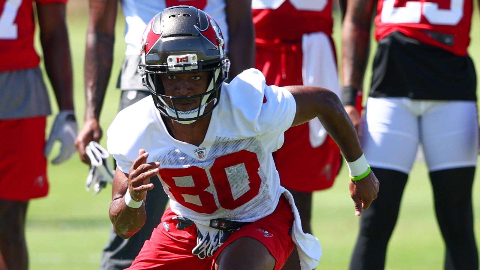 Bucs Elevate Two Receivers From Practice Squad For Week 5