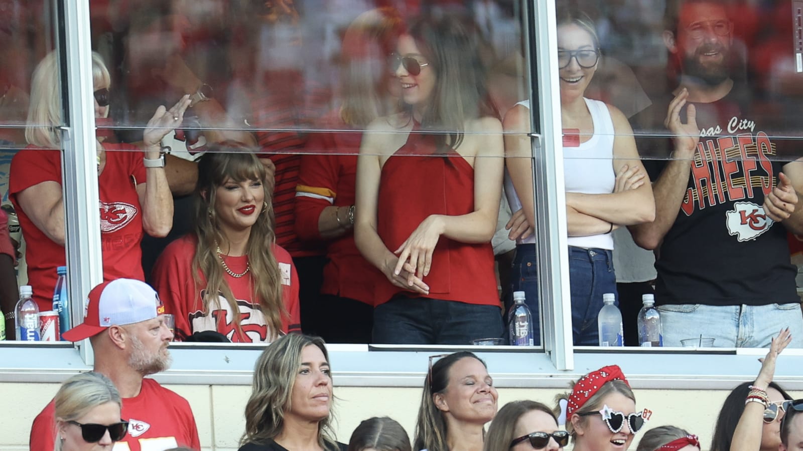 Taylor Swift&#39;s Presence Clearly Felt in Travis Kelce&#39;s Arrowhead Stadium Suite: Fans Spot Sweet Gesture