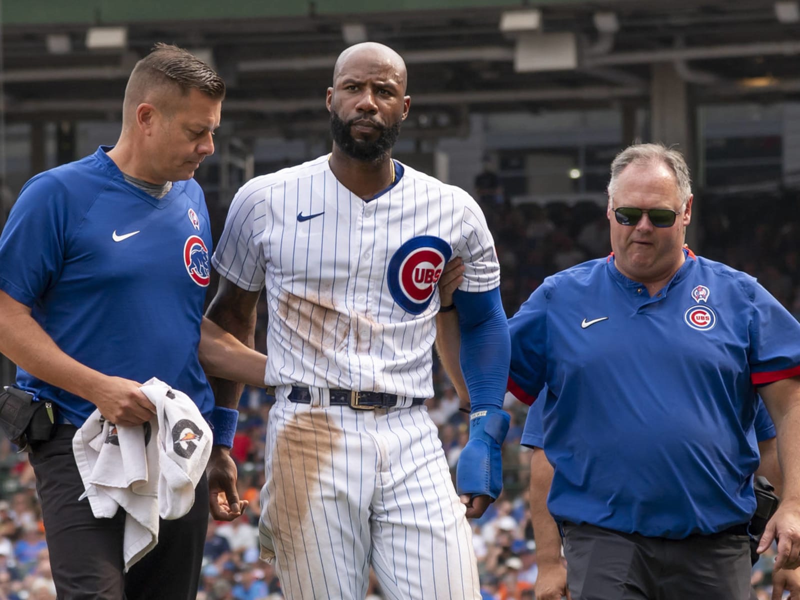 Cubs' Jason Heyward kneed in head, leaves game against Giants