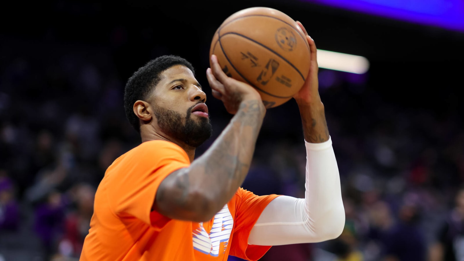 Paul George shows progress from elbow injury