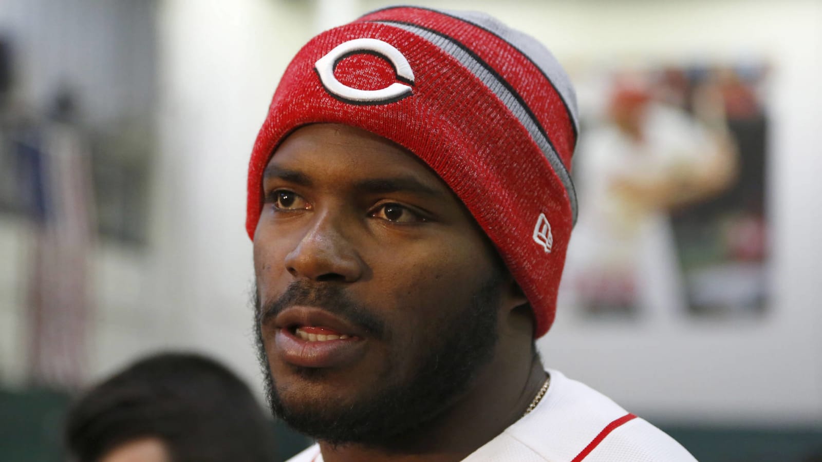 Watch Yasiel Puig makes most casual catch ever Yardbarker