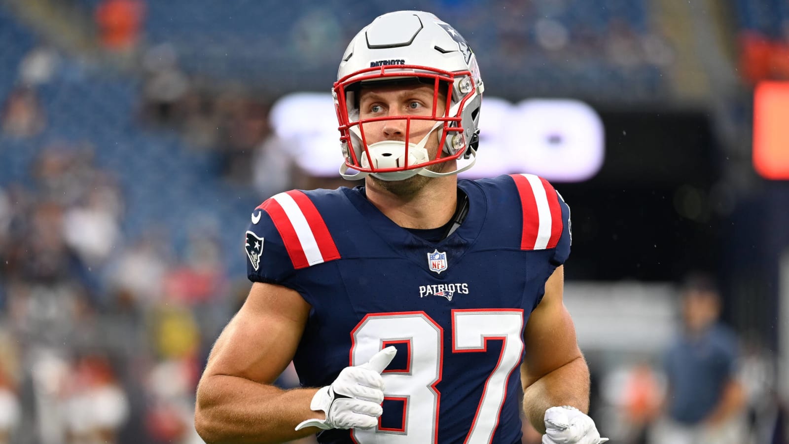 Patriots Sign Tight End, Henry to IR; Final Roster Moves vs. Jets
